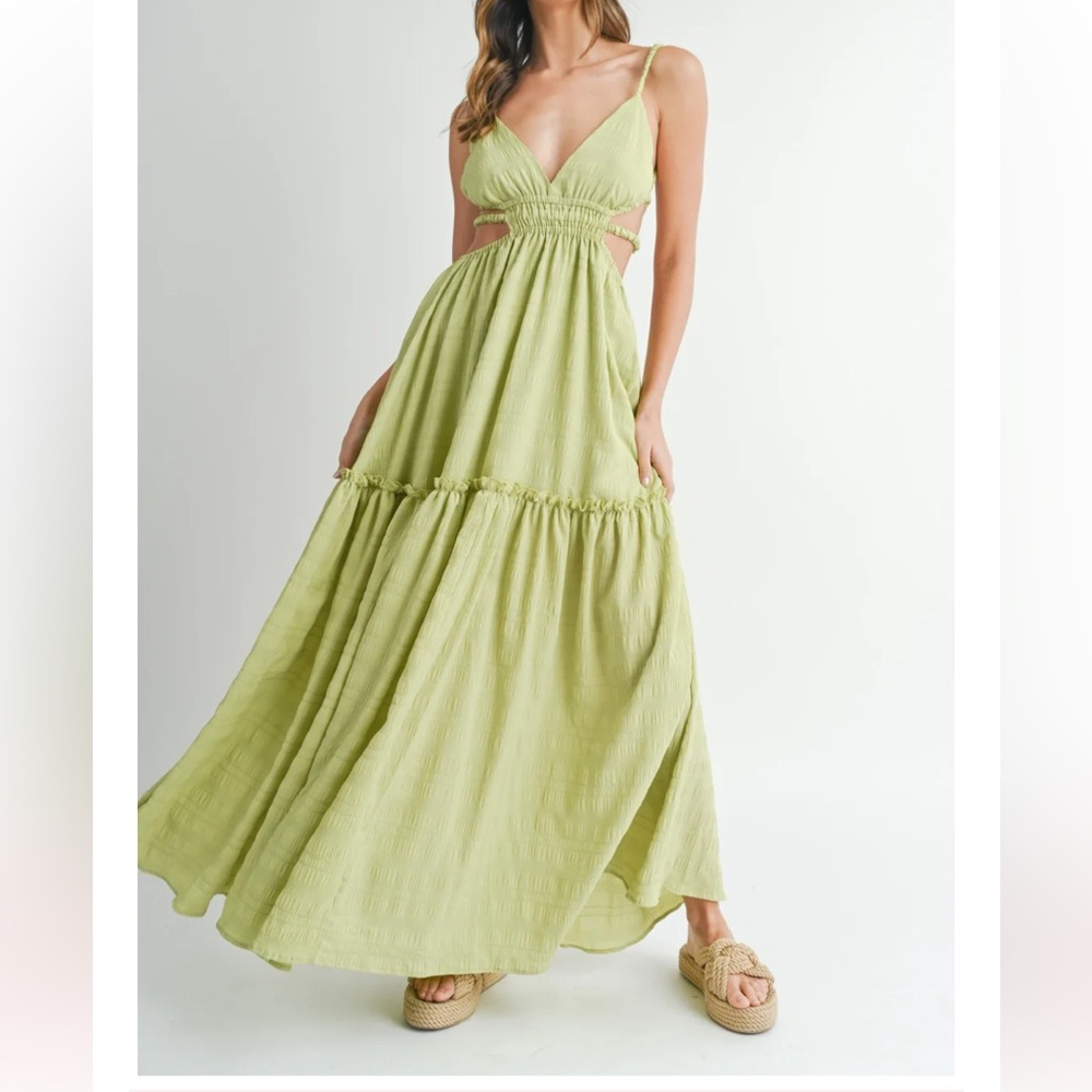 MABLE Women’s Cutout Waist Backless Maxi